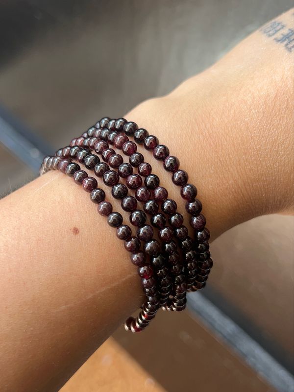 Granaat kogelarmband (4mm)