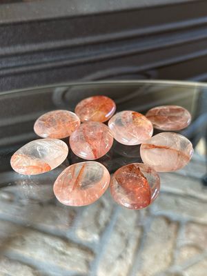 Hematoide kwarts trommelsteen (energie, zuiverend, helpt met manifesteren)