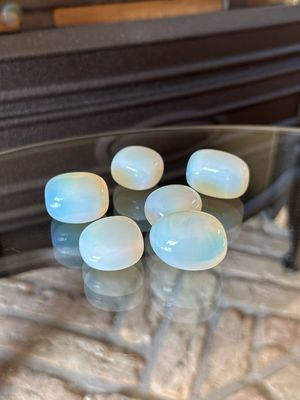 Opaliet trommelsteen (synthetisch) Opaliet trommelsteen (synthetisch)