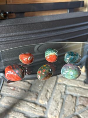 heliotroop trommelsteen (helpt je grenzen te stellen, geeft energie)