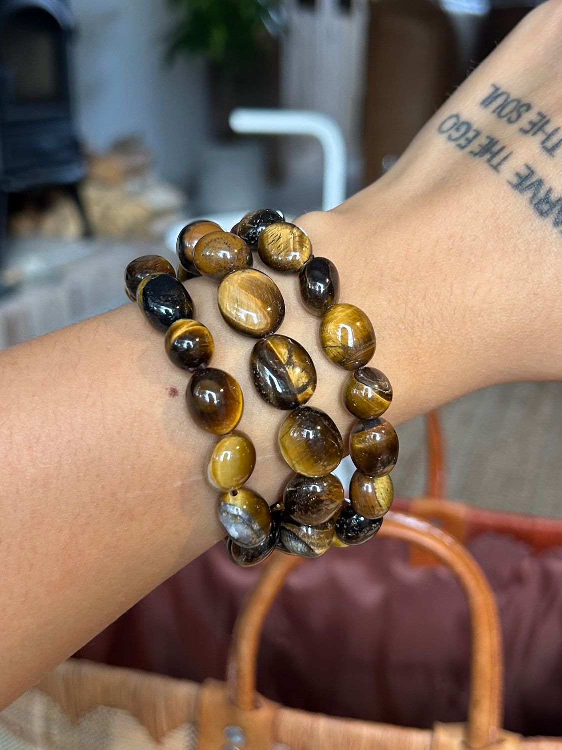 Grote getrommelde tijgeroog armband