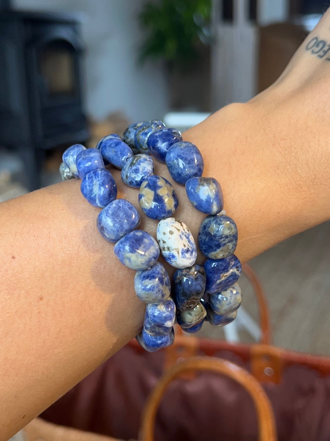 Grote getrommelde sodaliet armband