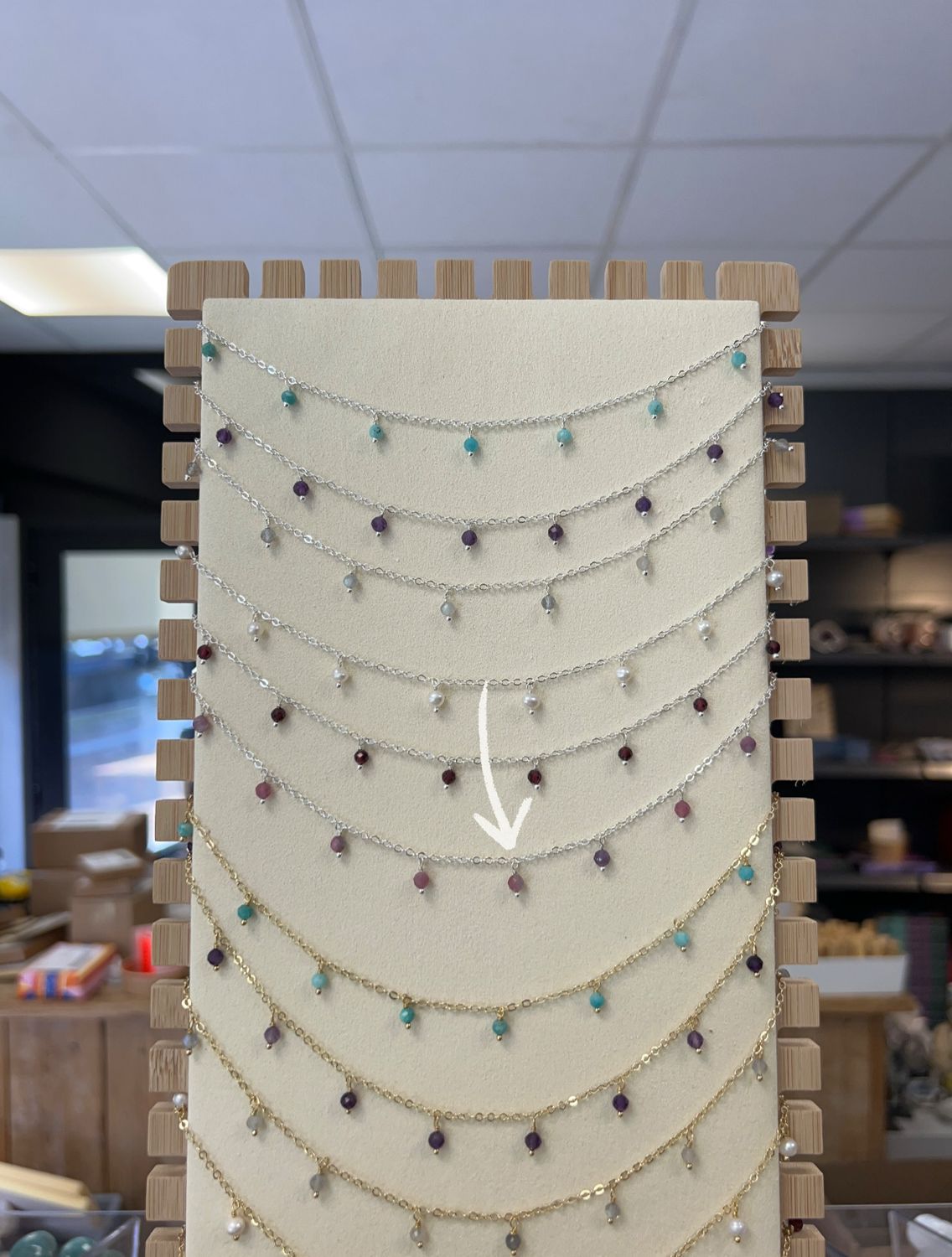 Zilveren ketting met rubeliet