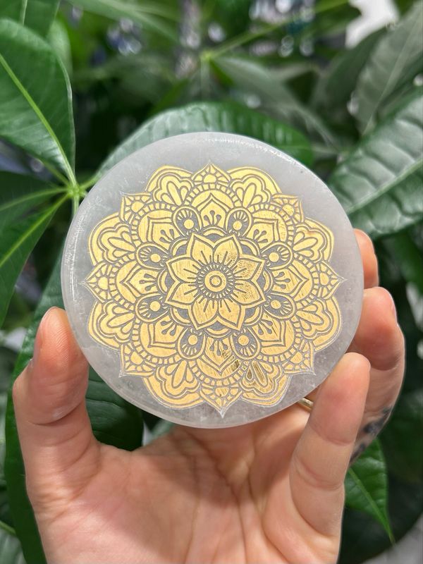 Seleniet round disc mandala goud Seleniet round disc mandala goud