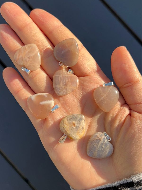 Maansteen kettinghanger (hartje) Maansteen kettinghanger (hartje)