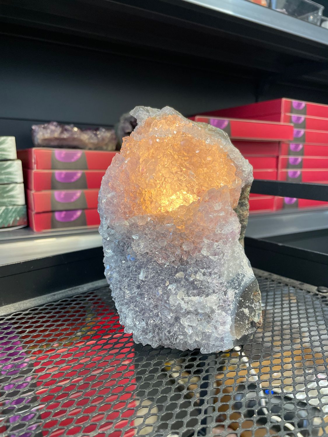 Grote amethist lamp (sfeerverlichting)