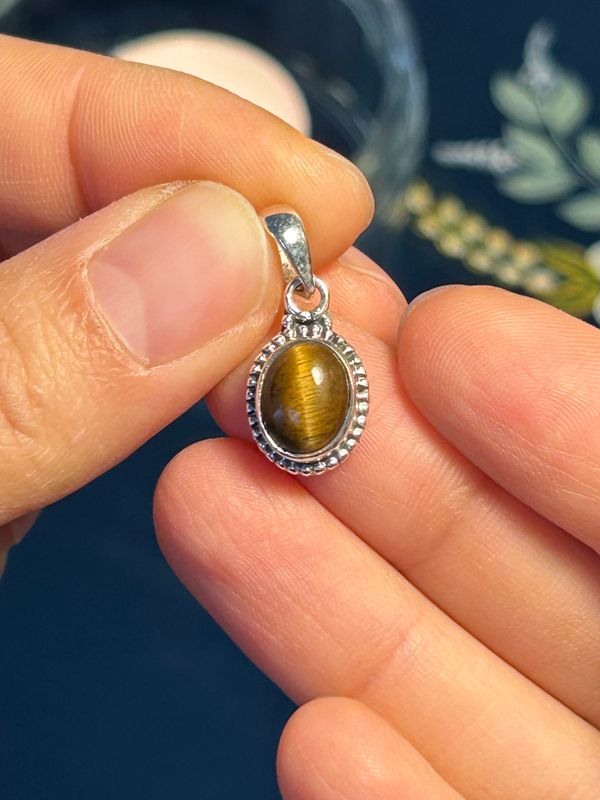 Tijgeroog ketting hanger (925 zilver) Tijgeroog ketting hanger (925 zilver)