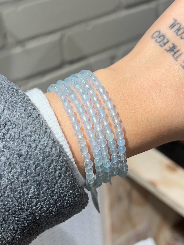 Aquamarijn 4mm (doelgericht, onbezorgd, kalmerend) Aquamarijn 4mm (doelgericht, onbezorgd, kalmerend)