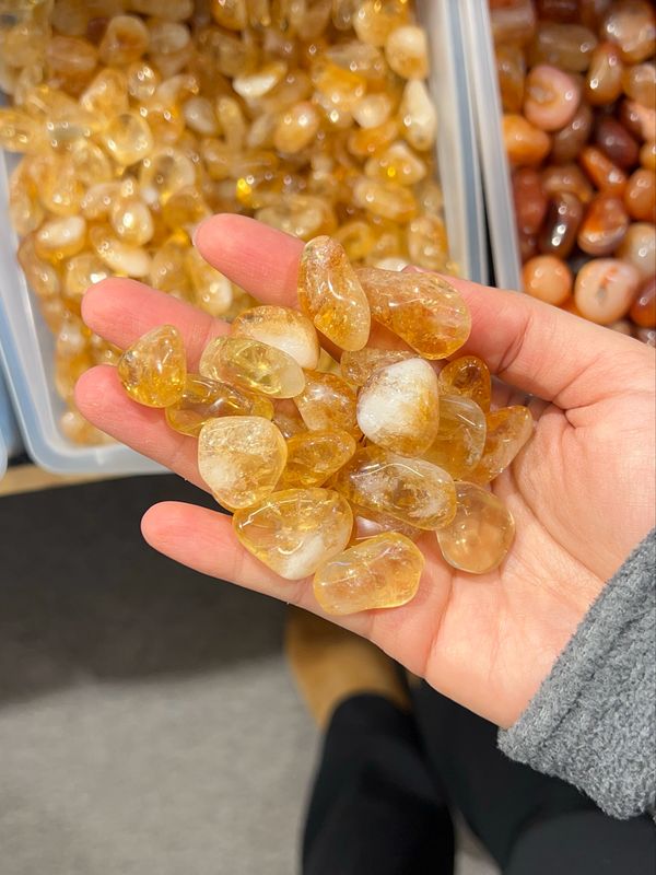 Mini citrien trommelsteen (zonnig, vrolijk, trekt geld aan)