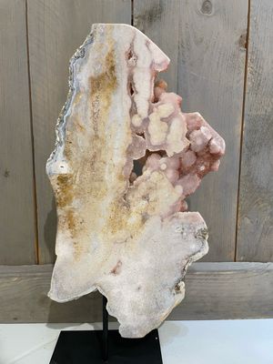 4,5kg roze amethist op standaard 4,5kg roze amethist op standaard