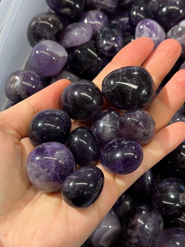 Amethist trommelsteen (innerlijke rust, doorbreken slechte gewoontes, beschermend)