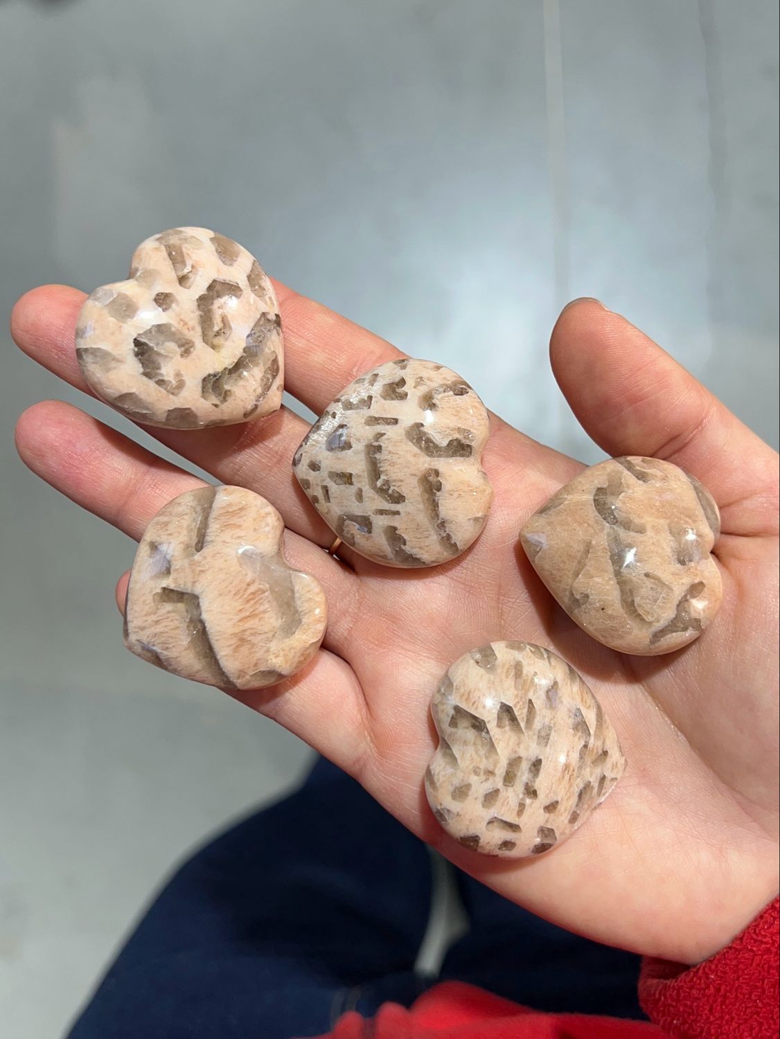 Roze zebra veldspaat hart 35mm, Madagaskar Roze zebra veldspaat hart 35mm, Madagaskar