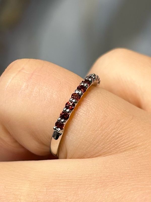 Granaat ring zilver/rhodium (maat 17,5)