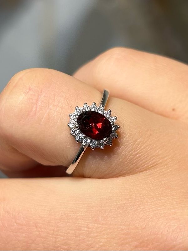 Granaat ring zilver/rhodium (maat 18)