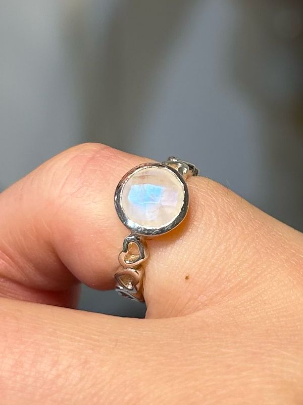 Regenboog maansteen hartjes ring zilver/rhodium (maat 14,25)