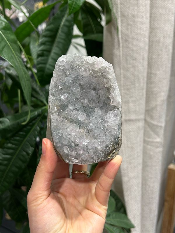 #13 Ruwe amethist staander