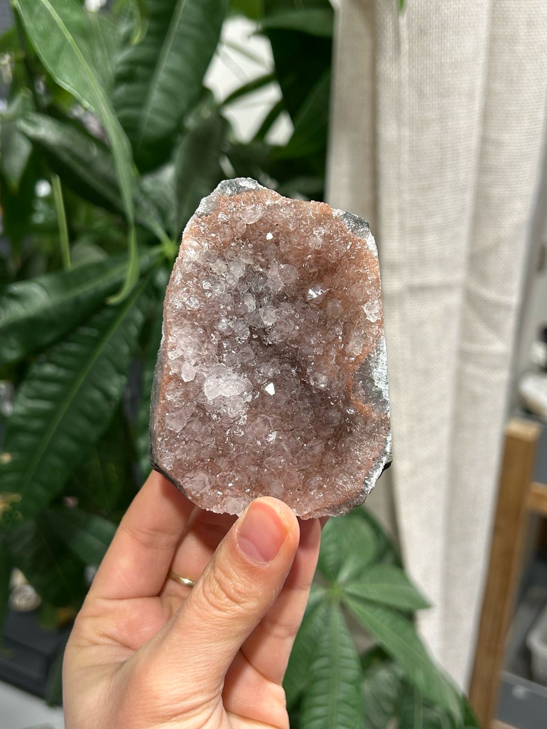 #18 Ruwe amethist staander