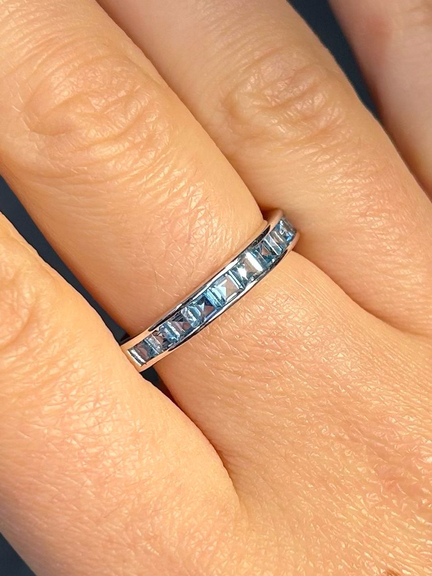 Blauwe topaas ring zilver 925 (maat 18) Blauwe topaas ring zilver 925 (maat 18)