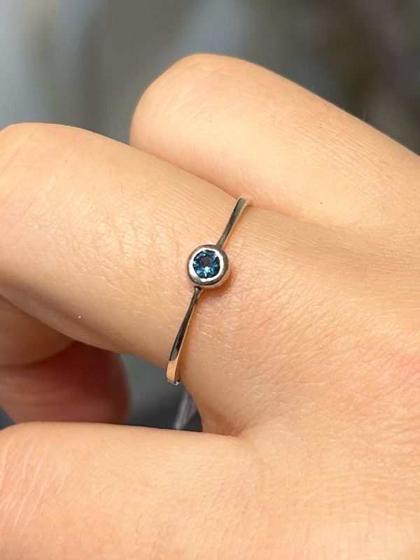 Blauwe topaas ring 925 zilver  (maat 17,2)