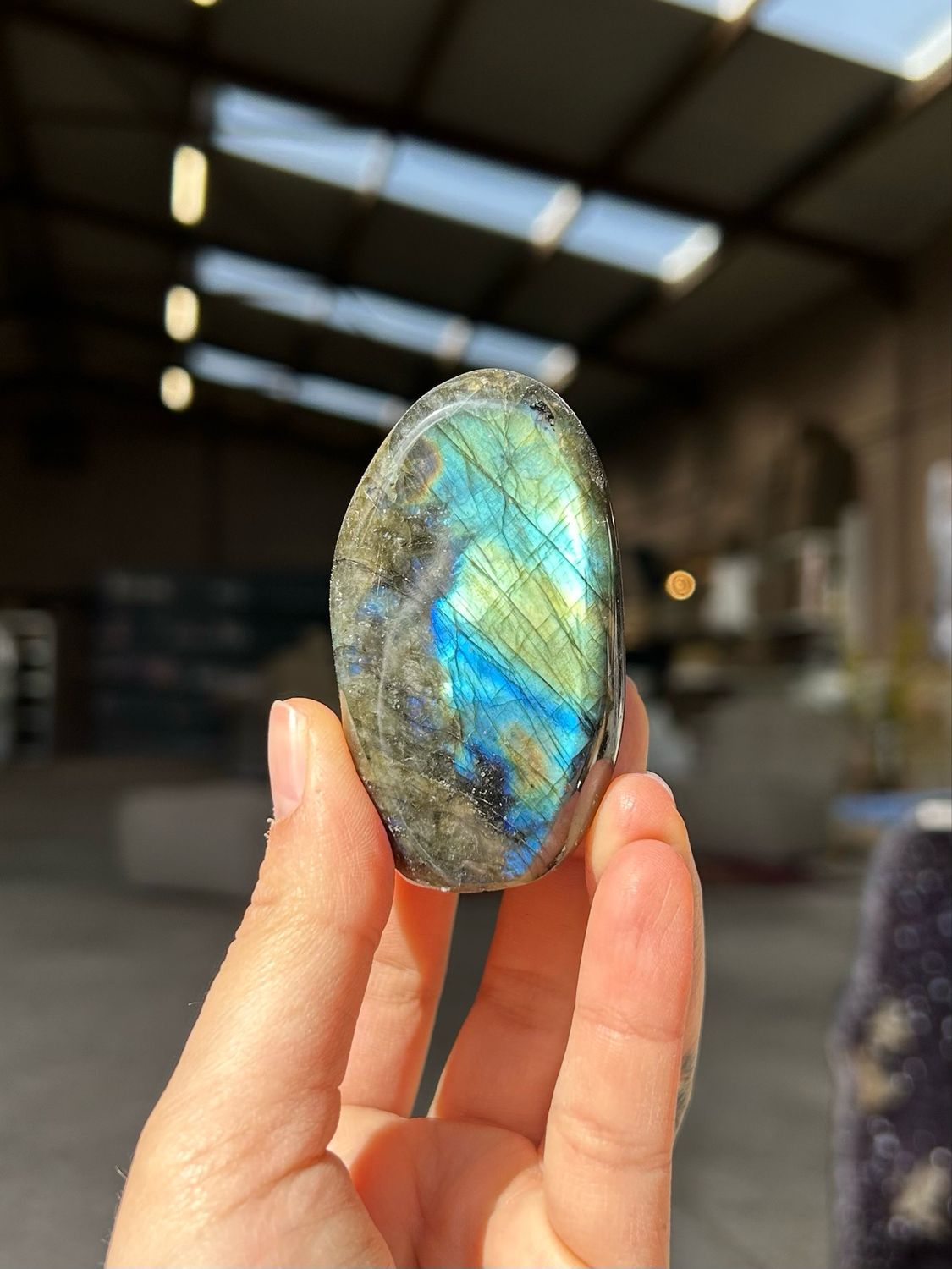 Schattige labradoriet sculptuur Schattige labradoriet sculptuur