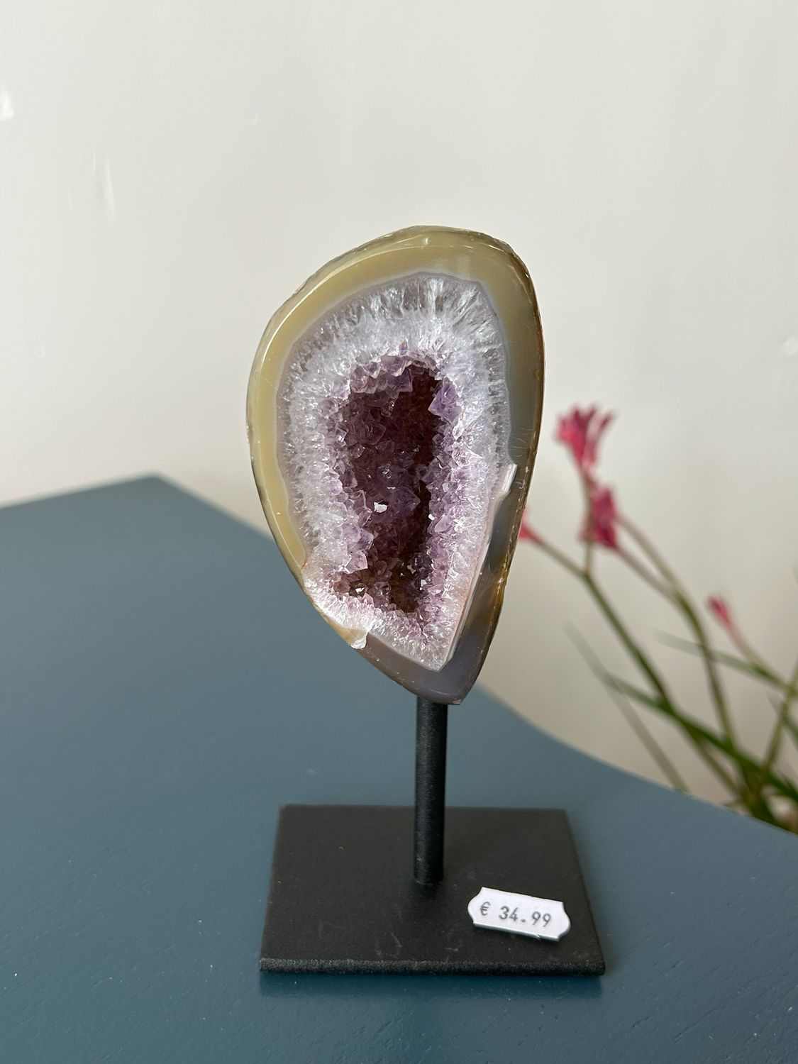 Agaat met amethist op standaard