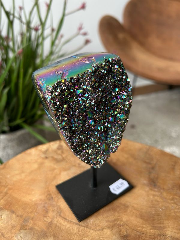 Titanium aura (op amethist)