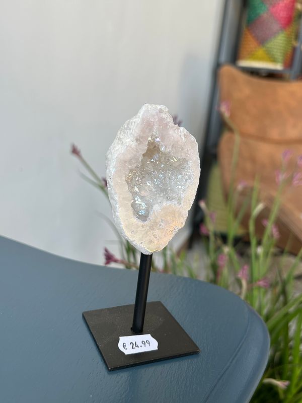 Angel aura geode op standaard