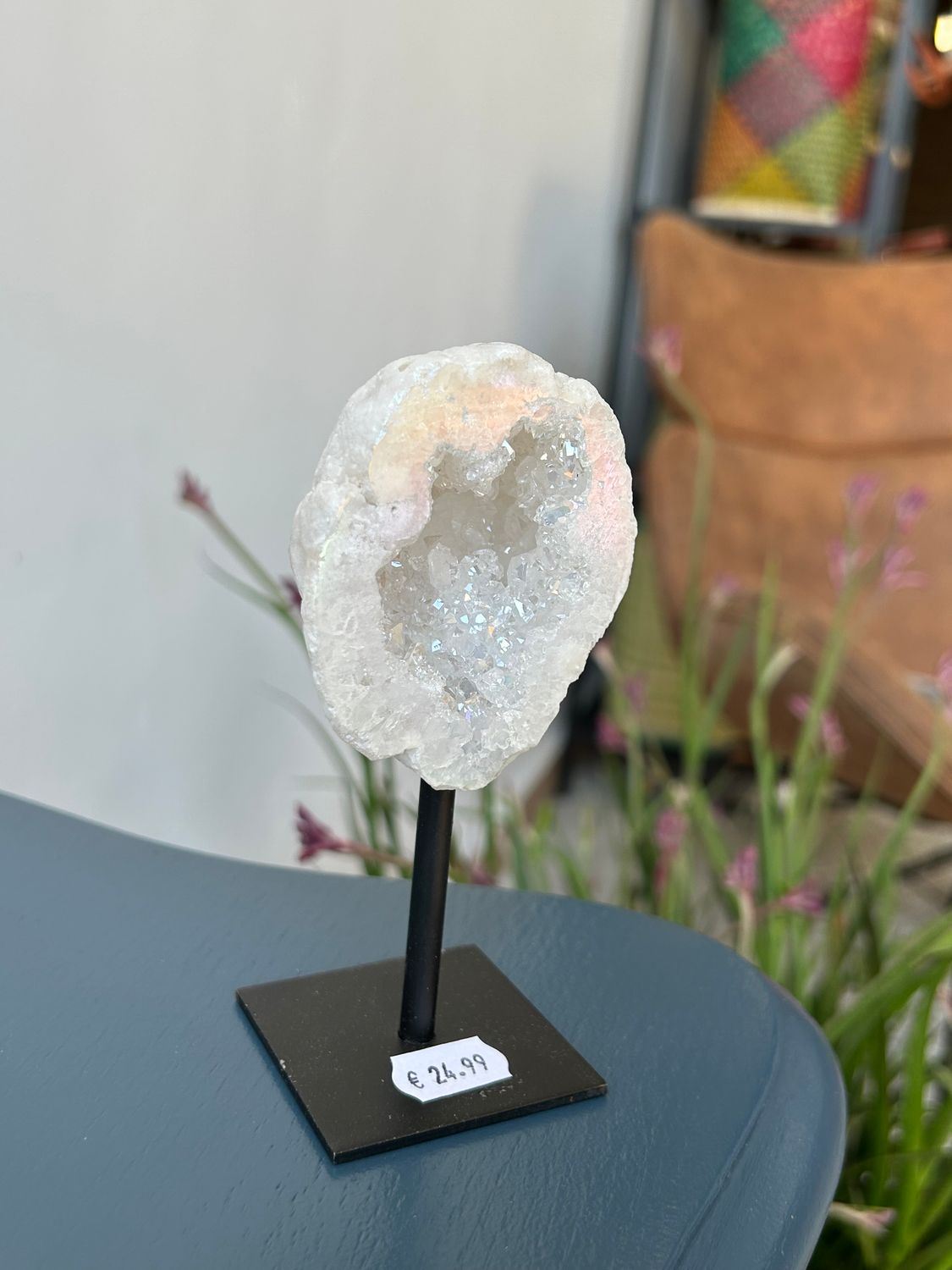 Angel aura geode op standaard