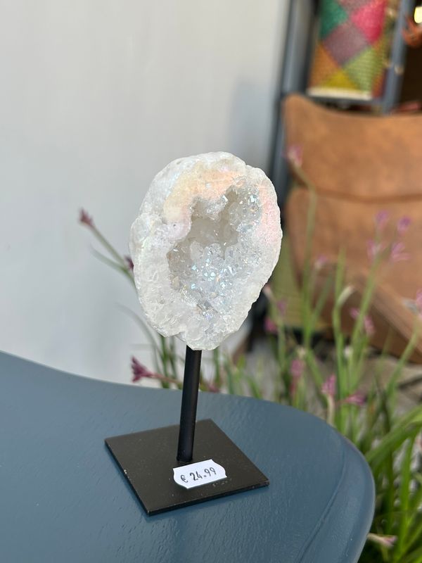 Angel aura geode op standaard