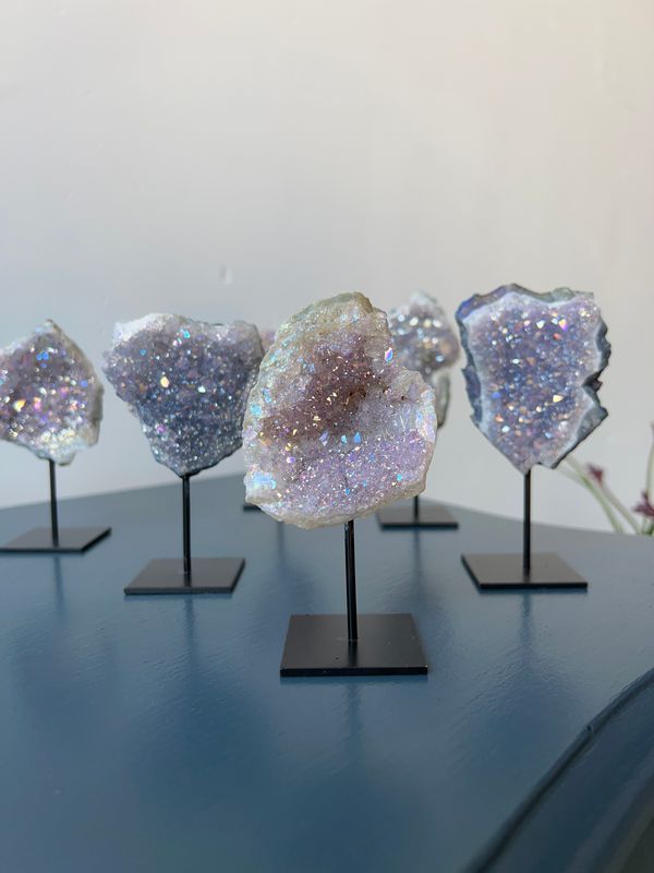 Angel aura (op amethist) op standaard