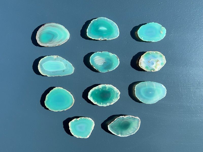 Groen gekleurd agaat magneetje Groen gekleurd agaat magneetje