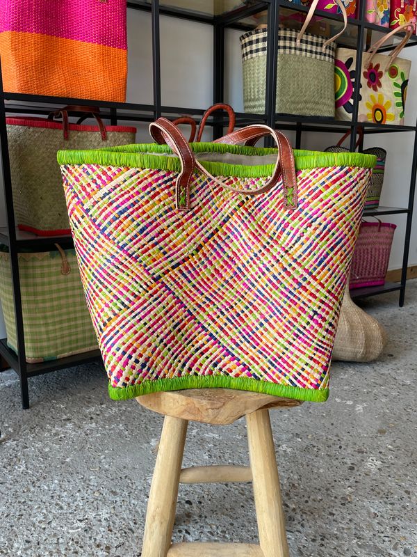 Rainbow Raffia - Handmade (boodschappen) tas Rainbow Raffia - Handmade (boodschappen) tas