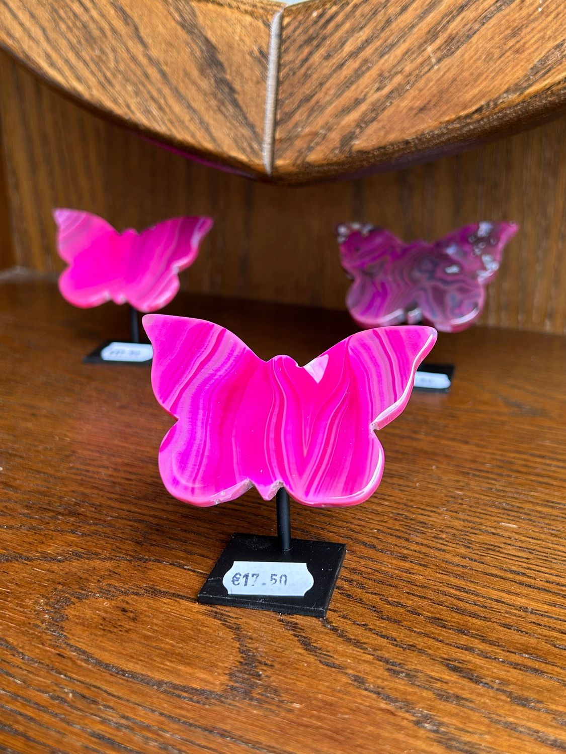 Mini roze agaat vlinder op standaard Mini roze agaat vlinder op standaard