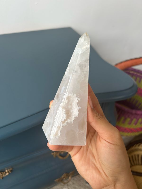 Druzy obelisk van agaat