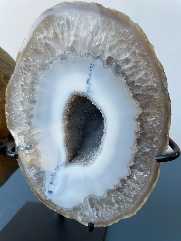Agaat geode op standaard Agaat geode op standaard