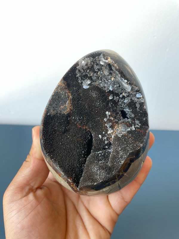 Septarie ei met calciet Septarie ei met calciet
