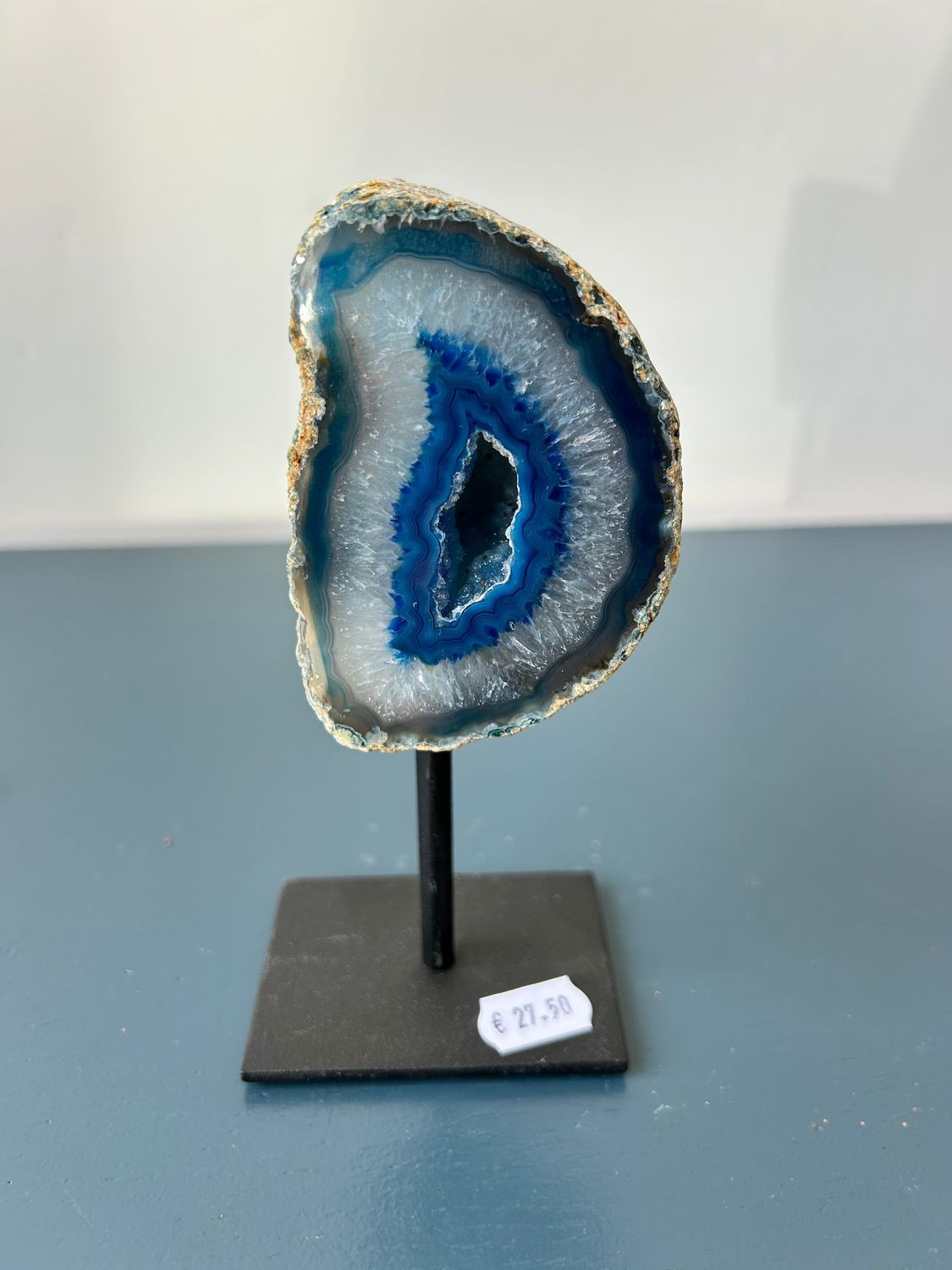 blauwe agaat op standaard