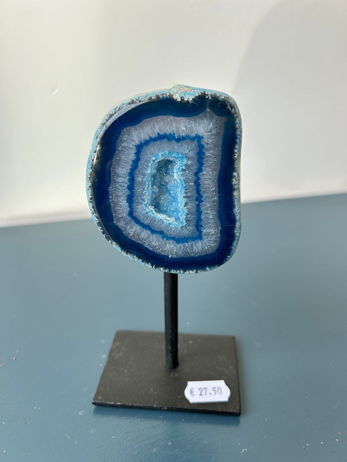 blauwe agaat op standaard