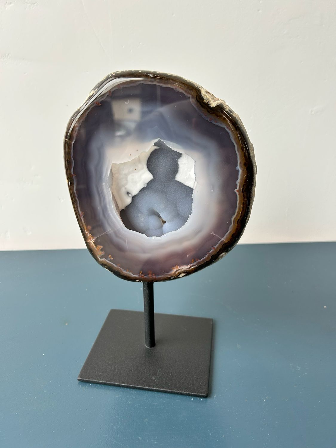 Druzy agaat op standaard