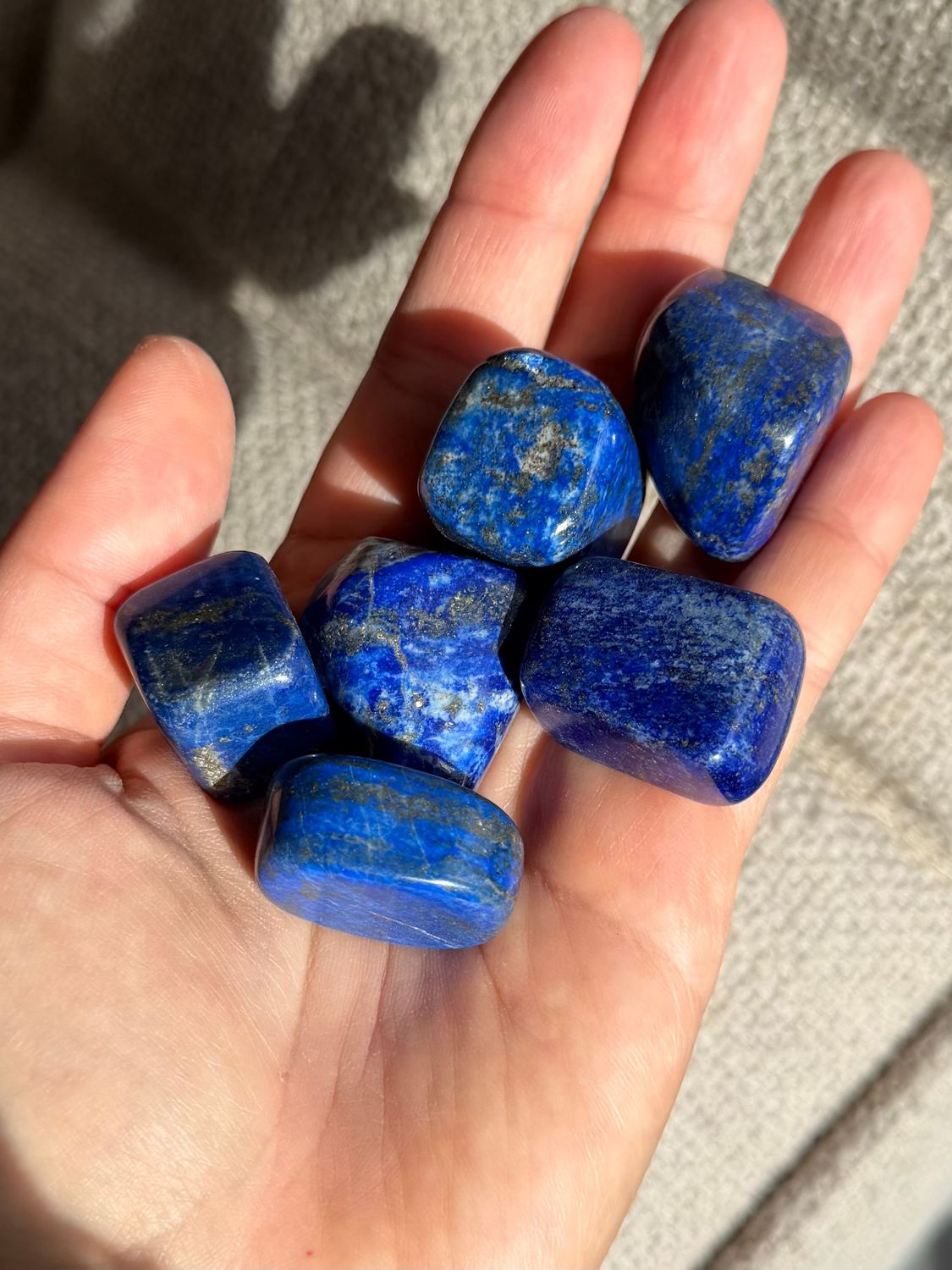Lapis Lazuli trommelsteen (innerlijke wijsheid, zelfinzicht, maakt hoof helder) Lapis Lazuli trommelsteen (innerlijke wijsheid, zelfinzicht, maakt hoof helder)