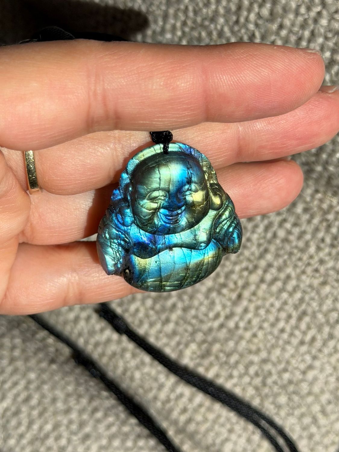Labradoriet Buddha carving +verstelbare ketting Labradoriet Buddha carving +verstelbare ketting