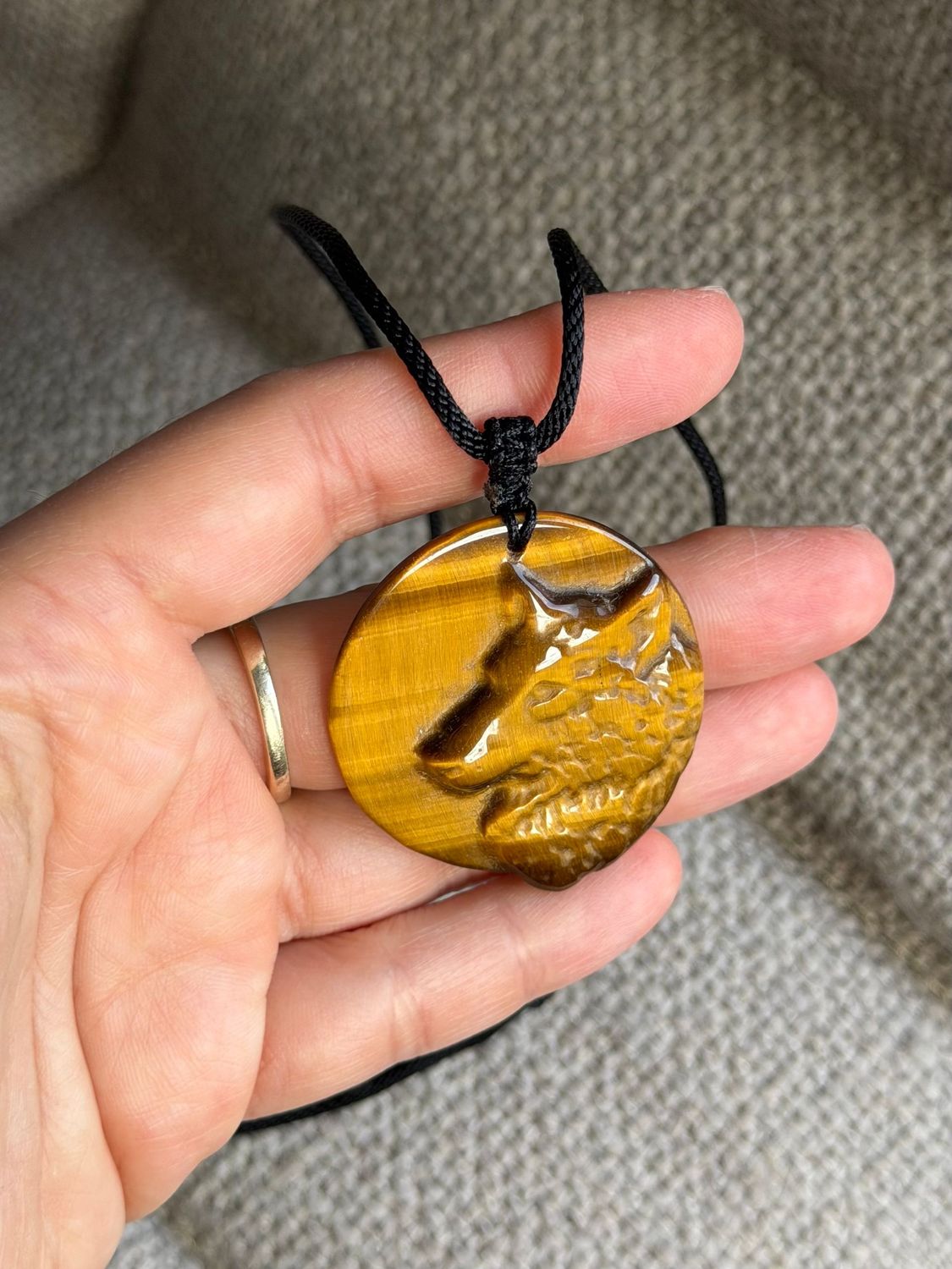 Tijgeroog carving +verstelbare ketting Tijgeroog carving +verstelbare ketting