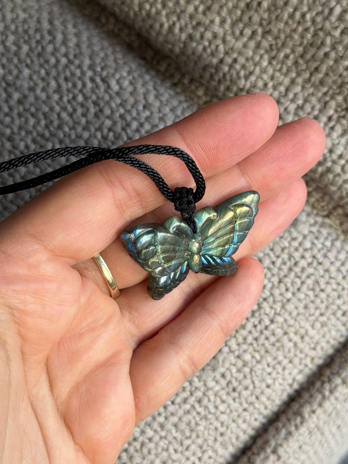 Labradoriet carving +verstelbare ketting Labradoriet carving +verstelbare ketting