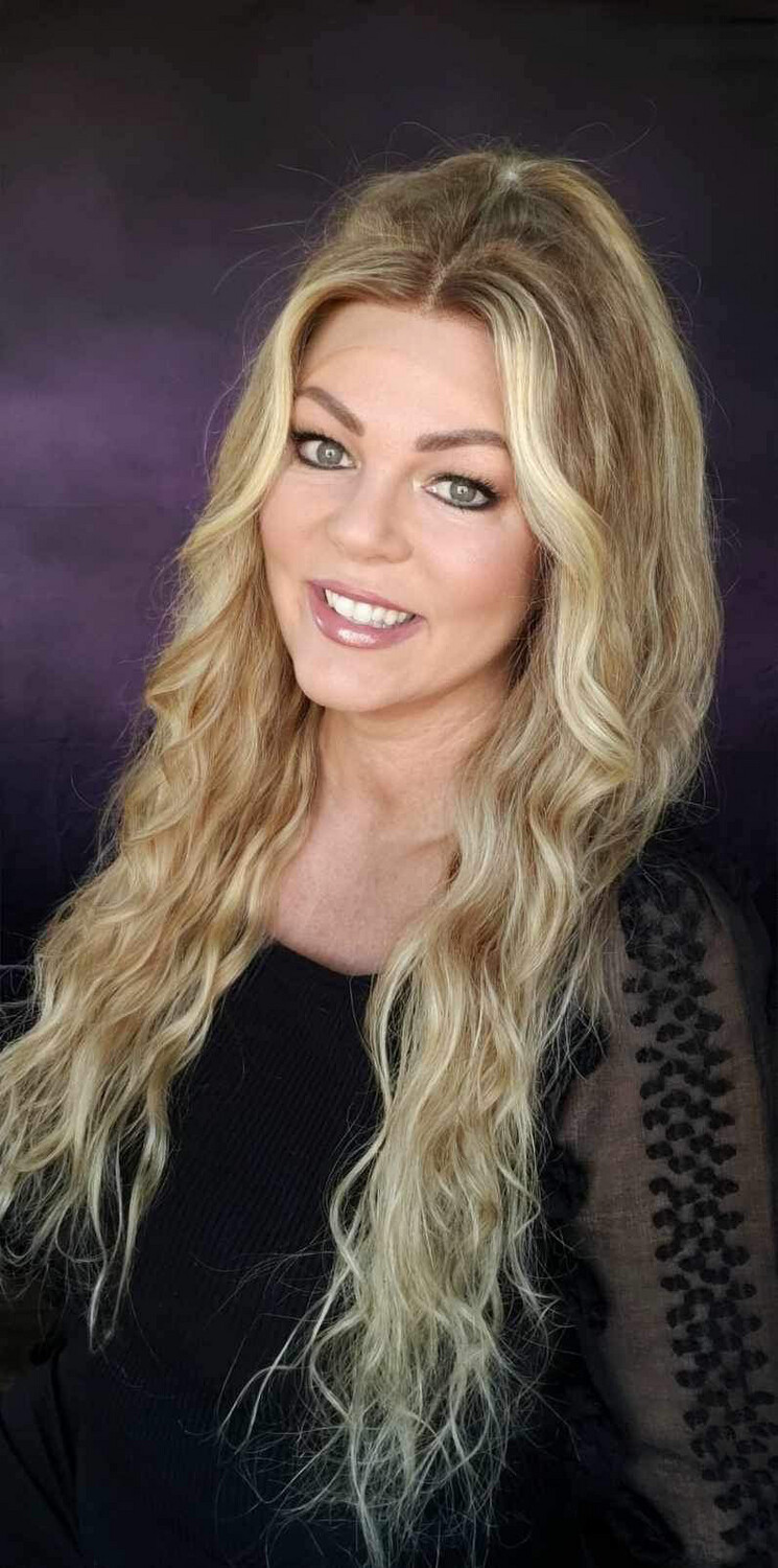 Sabrina - Budget Babes - 20&quot; to 24&quot;