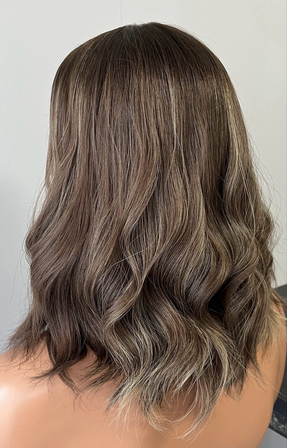 Custom 18&quot; Cool brown highlight wig