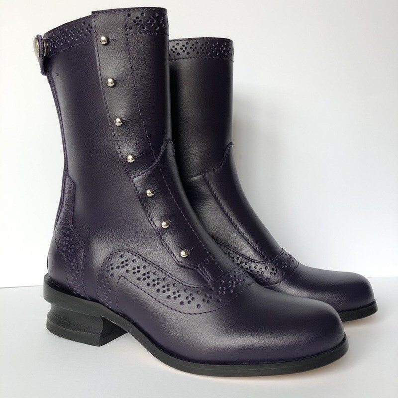 Short Capriole Boots