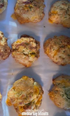 Cheddar Bay Biscuits