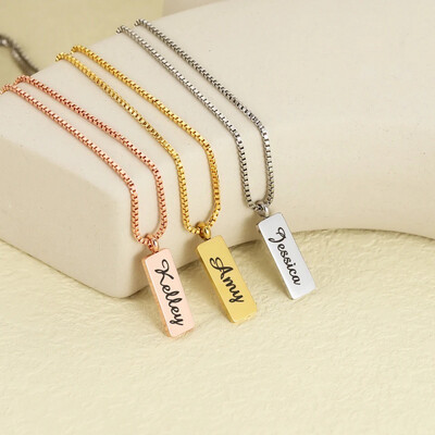 VERTICAL BOX CHAIN BAR PENDANT