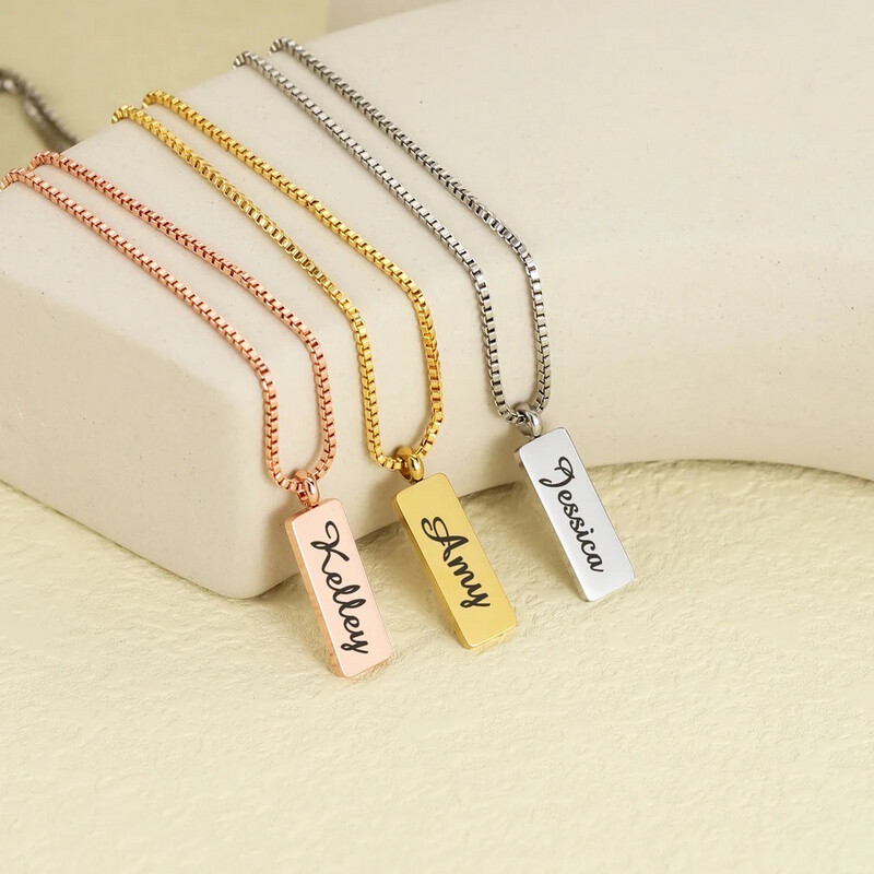 VERTICAL BOX CHAIN BAR PENDANT