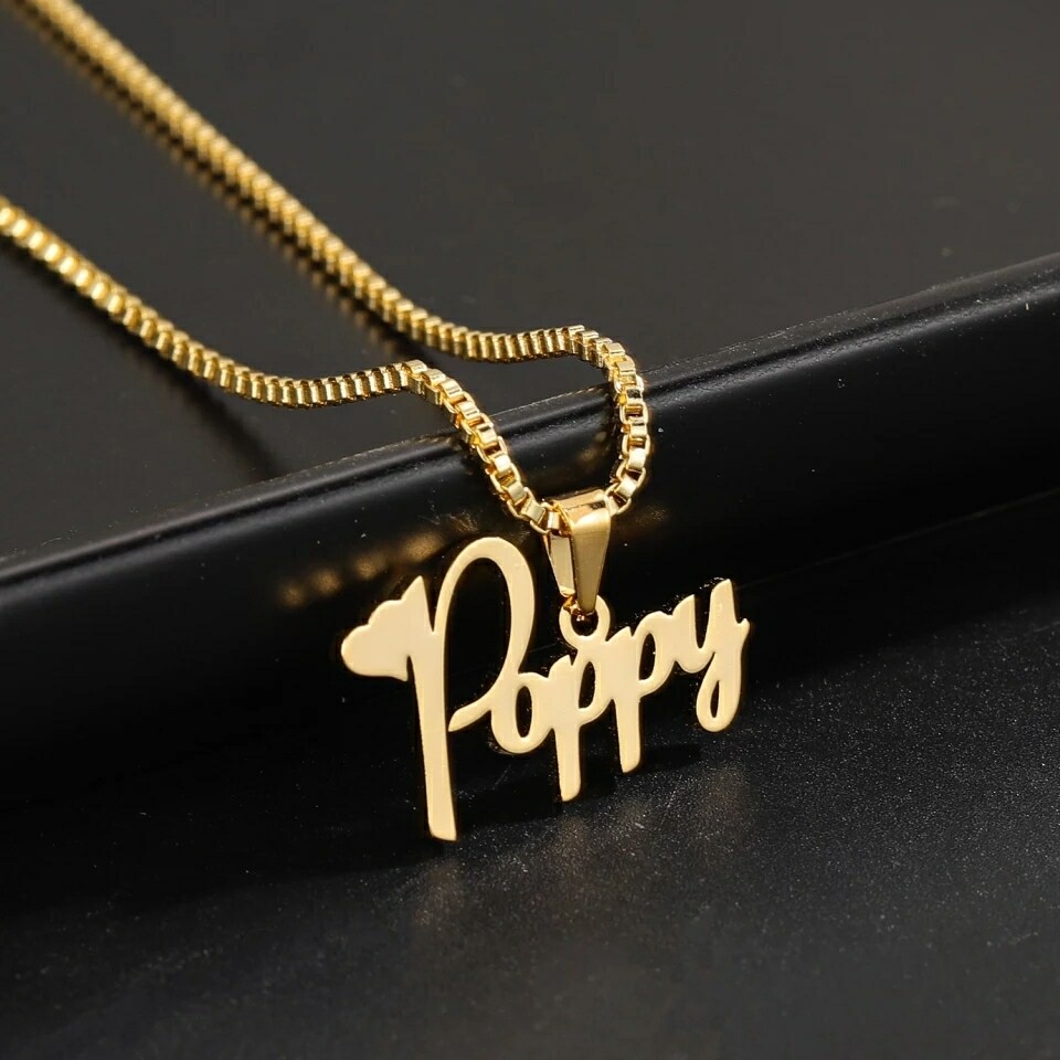 BAIL PENDANT WITH BOX CHAIN